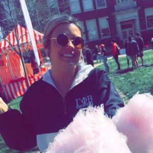 Meet your Posher, Mady